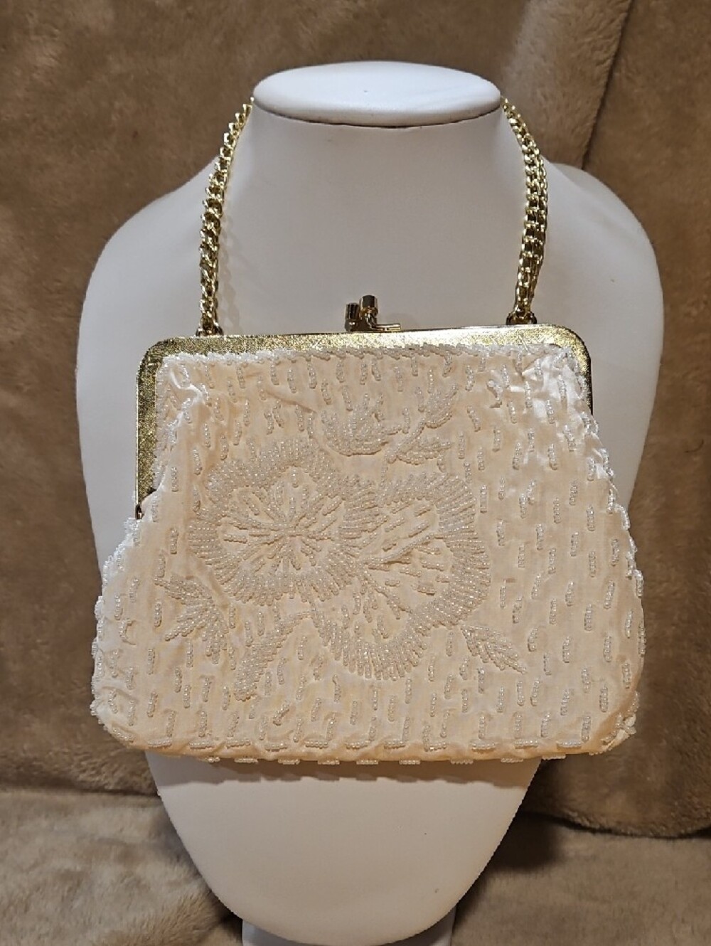 La Regale Ivory Beaded Floral Clutch with Gold Chain - Picture 2 of 12
